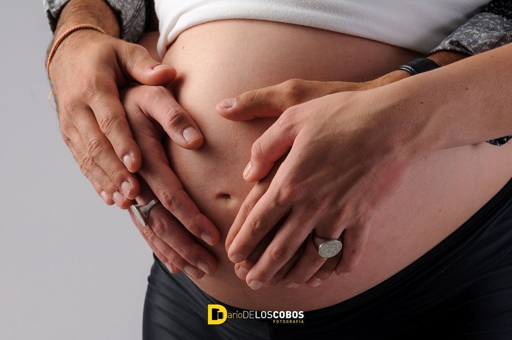Fotos del embarazo de Carolina por Dario de los Cobos Fotografia esperando a Josefina