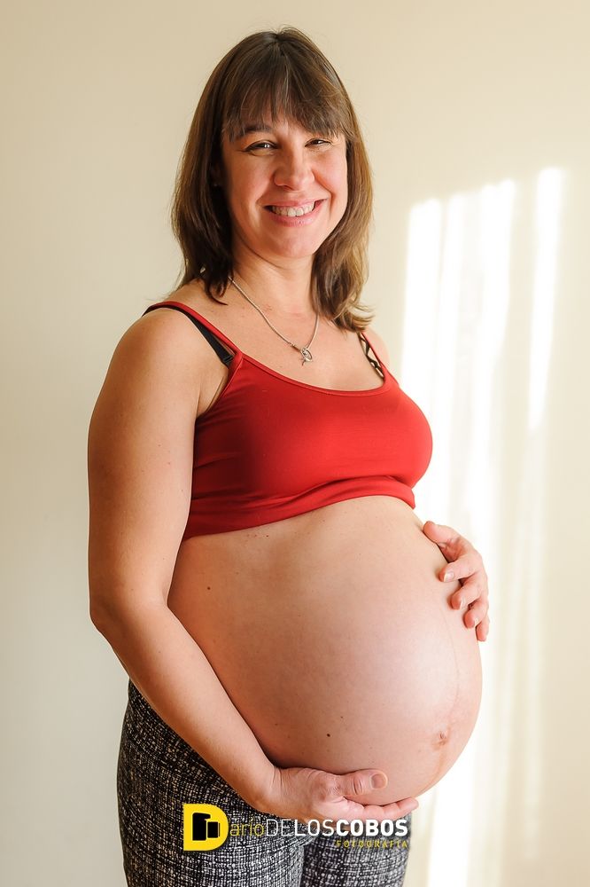 Fotos por Dario de los Cobos Fotografia del embarazo de Ana en Buenos Aires, Argentina