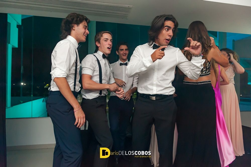 Fotos por Dario de los Cobos Fotografia de la entrega de diplomas de secundaria en el colegio Villa Devoto School, año 2016, Buenos Aires, Argentina