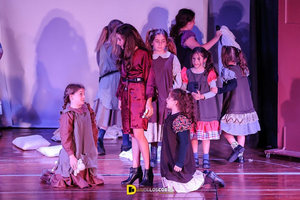 Fotos de la obra de teatro Drama Workshop del Villa Devoto School en Buenos Aires por Dario de los Cobos Fotografia